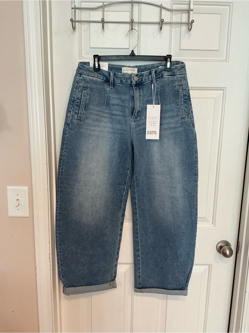 Relaxed Boyfriend Jeans in Light Blue Wash - Mid Rise